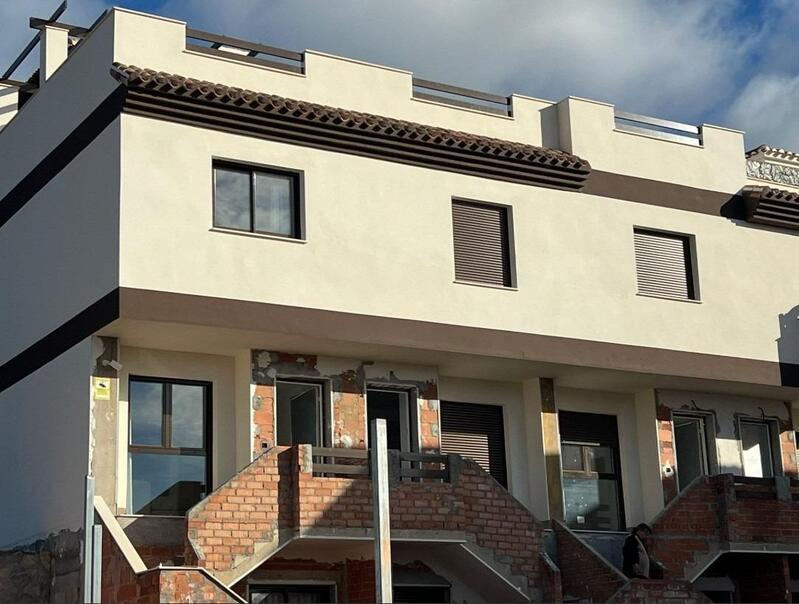 3 bedroom Townhouse for sale