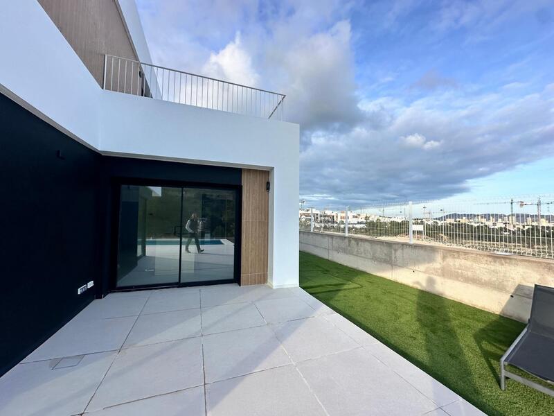 4 slaapkamer Villa Te koop 4 slaapkamer Villa Te koop