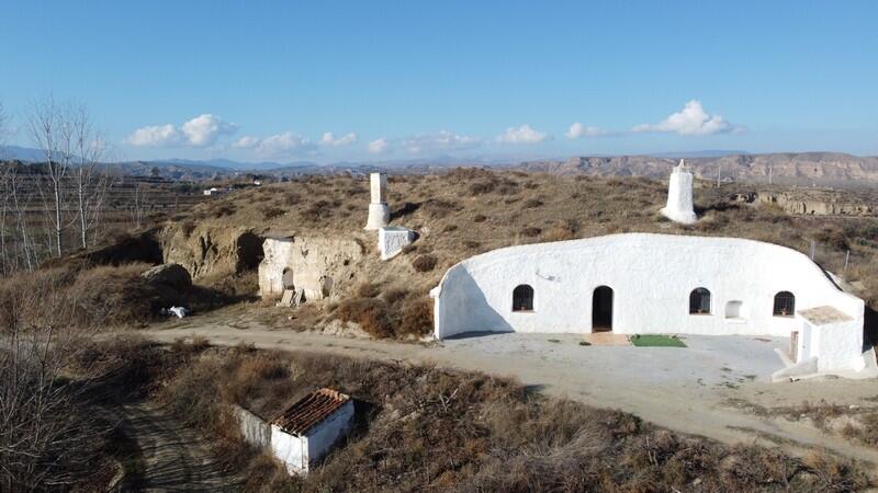 5 bedroom Cave House in Guadix