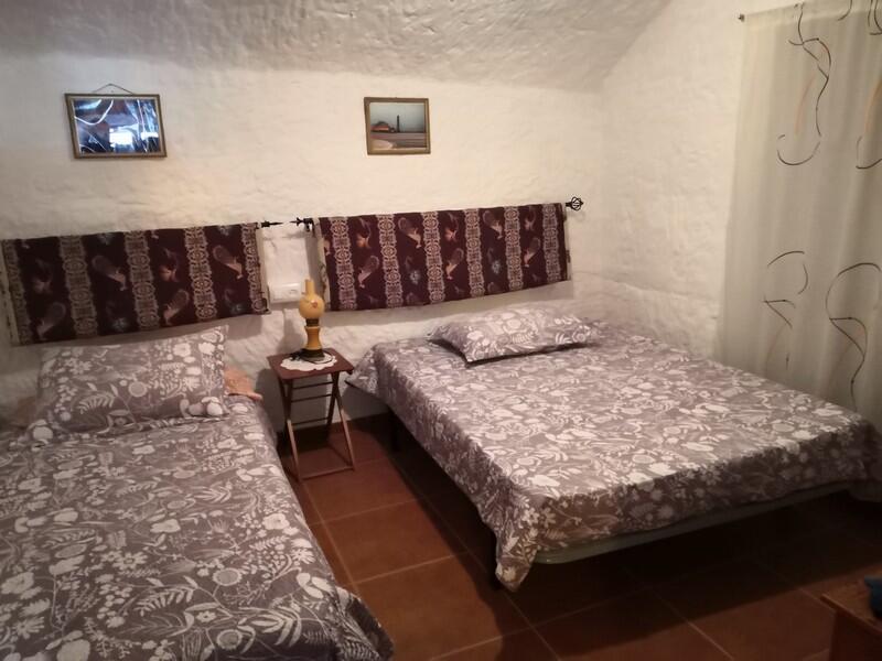 5 Cuarto Casa Cueva en venta