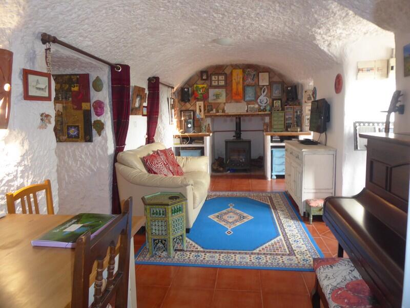 4 bedroom Cave House for sale