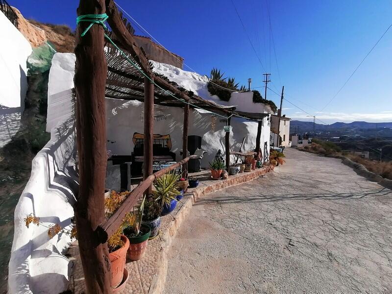 Grottehus til salg i Zujar, Granada