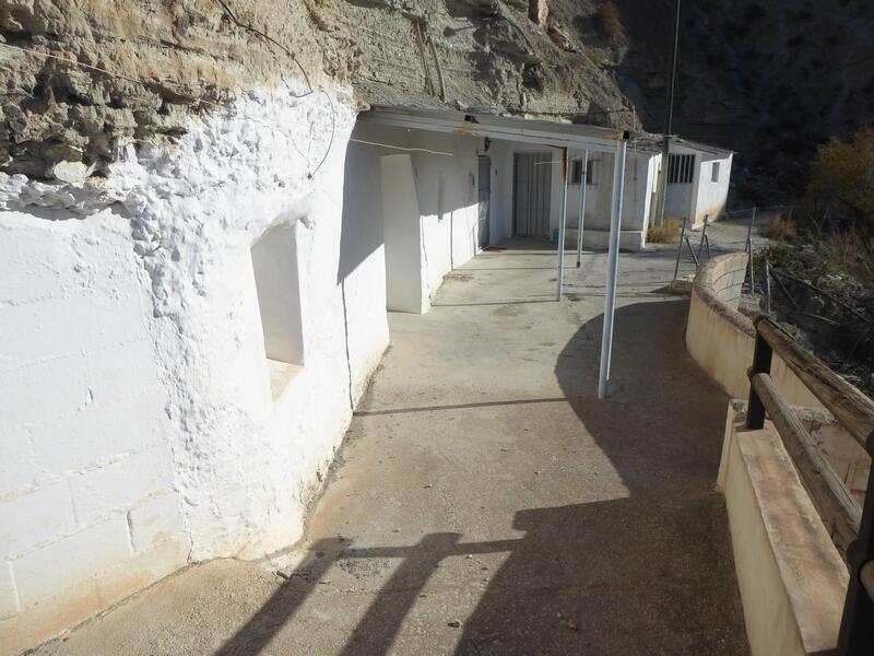 7 bedroom Cave House for sale