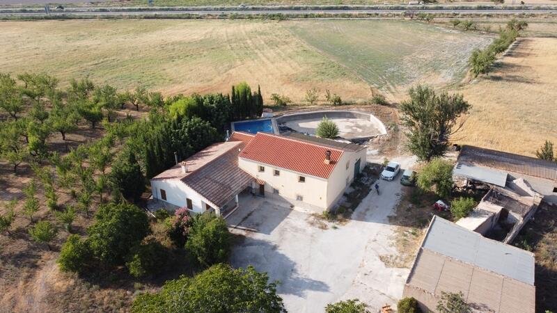 7 bedroom Country House for sale