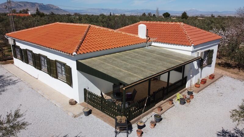 Landhaus zu verkaufen in Baza, Granada