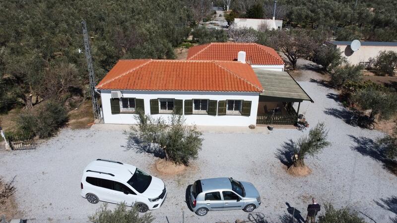 2 Schlafzimmer Landhaus zu verkaufen