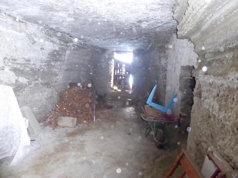 6 bedroom Cave House for sale