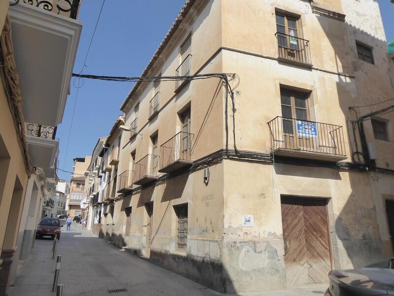 Landsted til salg i Baza, Granada
