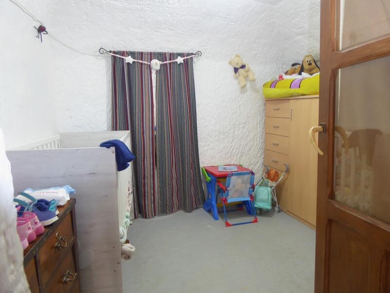 5 soverom Grottehuset til salgs