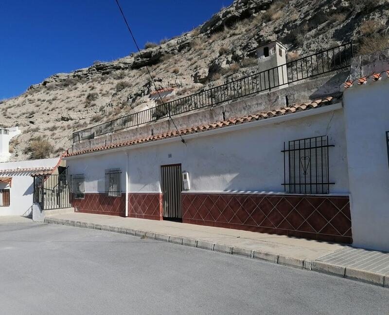 Дом в пещере продается в Galera, Granada