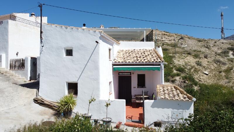 Дом в пещере продается в Zujar, Granada