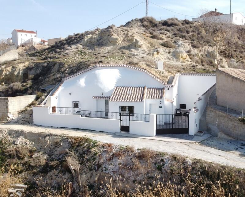 Cave House for sale in Cortes de Baza, Granada