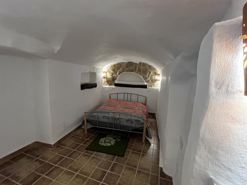 4 bedroom Cave House for sale