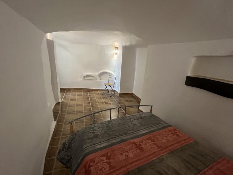 4 bedroom Cave House for sale