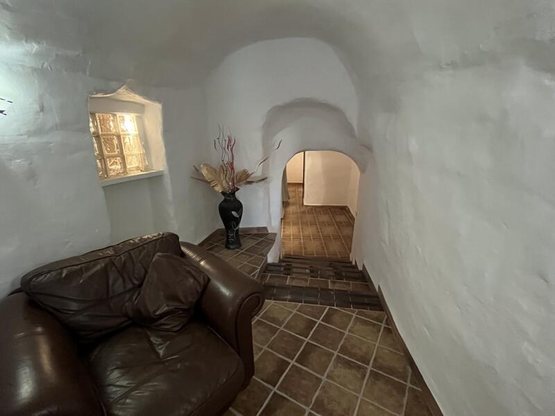 4 bedroom Cave House for sale