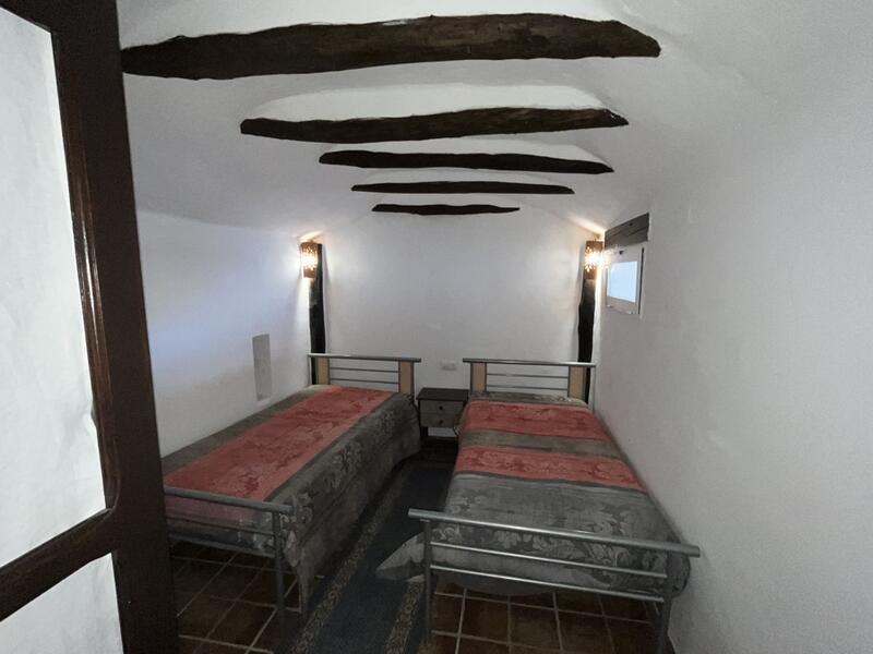 4 bedroom Cave House for sale