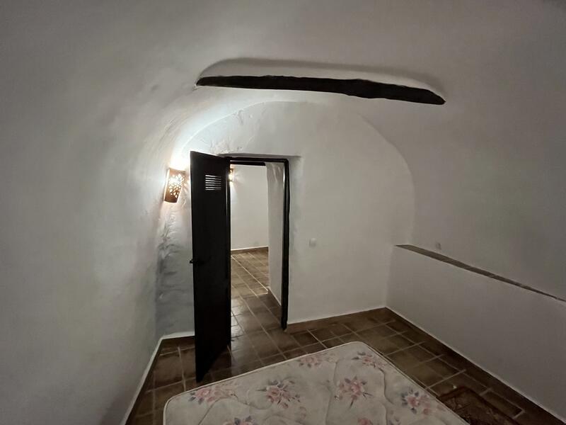 4 bedroom Cave House for sale