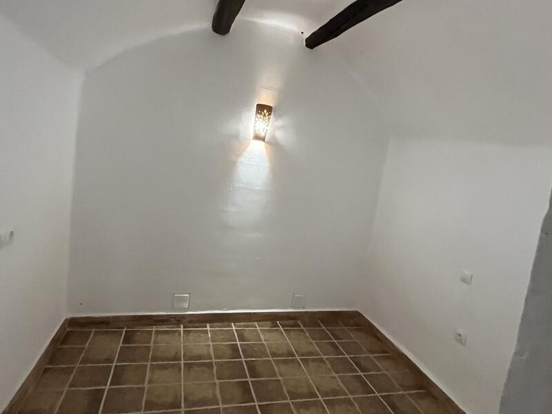4 bedroom Cave House for sale