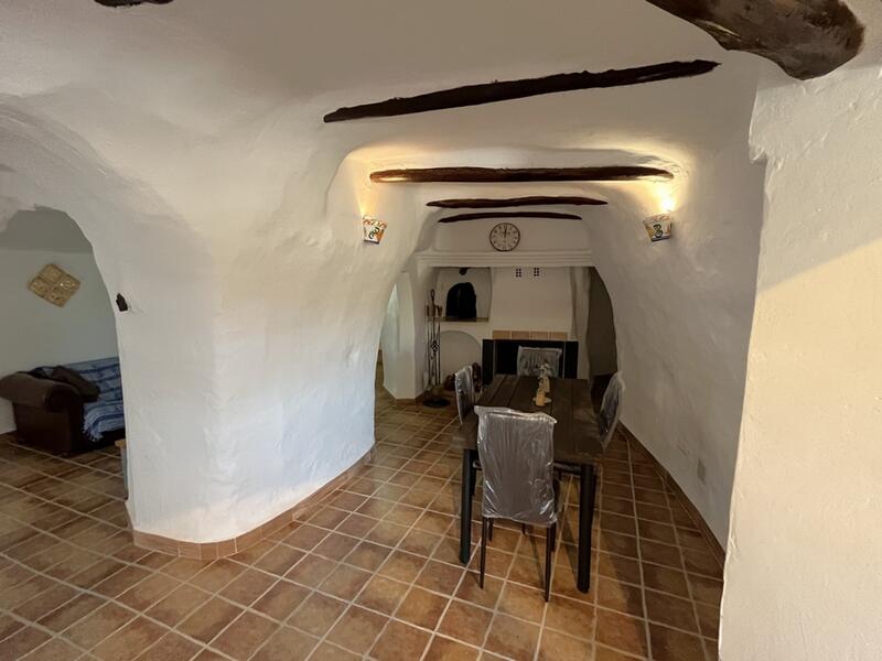 4 bedroom Cave House for sale