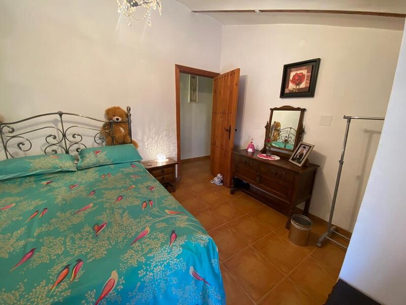 6 bedroom Country House for sale