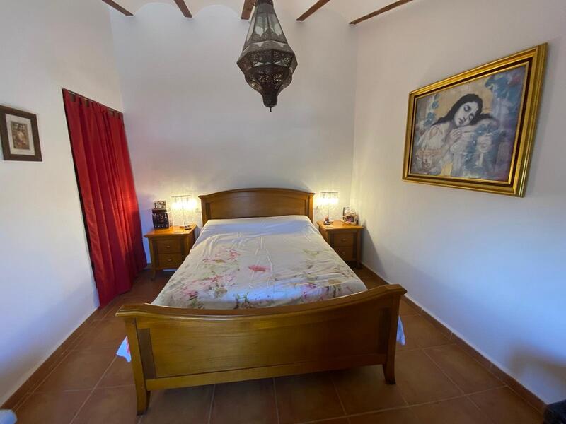 6 bedroom Country House for sale