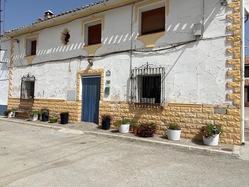 6 bedroom Country House for sale