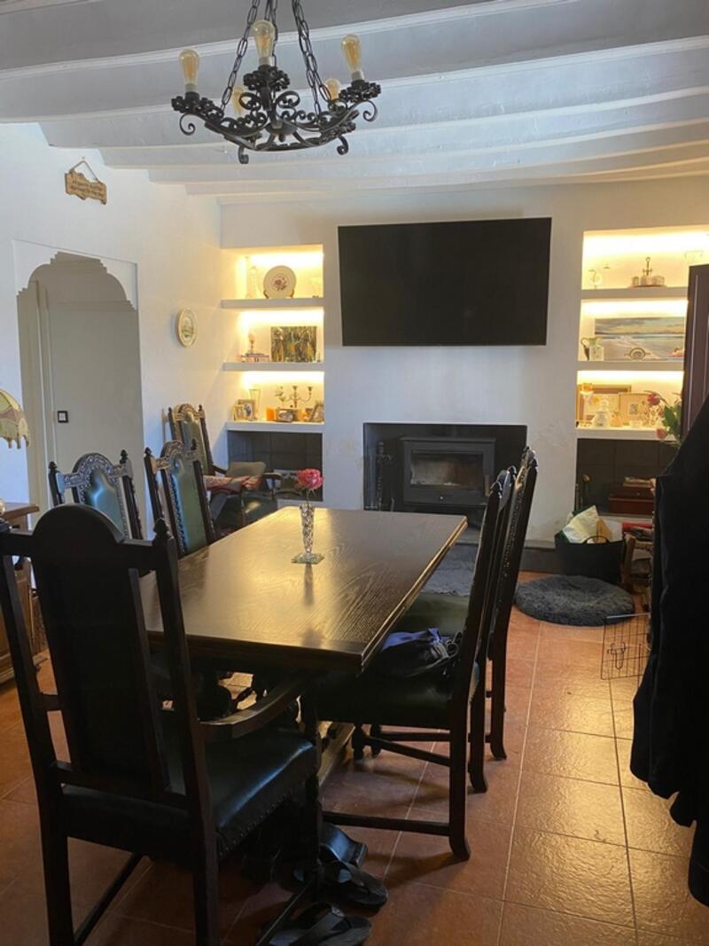 6 bedroom Country House for sale