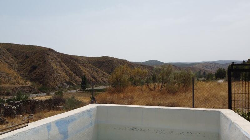 2 bedroom Country House for sale