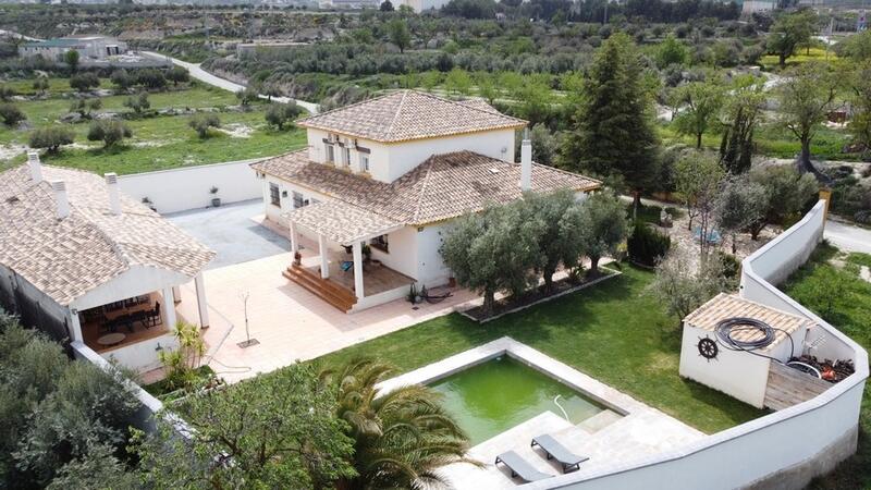 4 bedroom Country House for sale