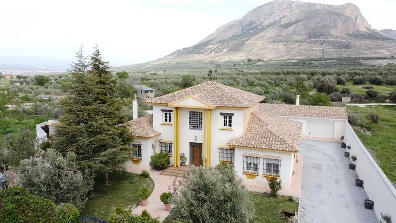 4 bedroom Country House for sale