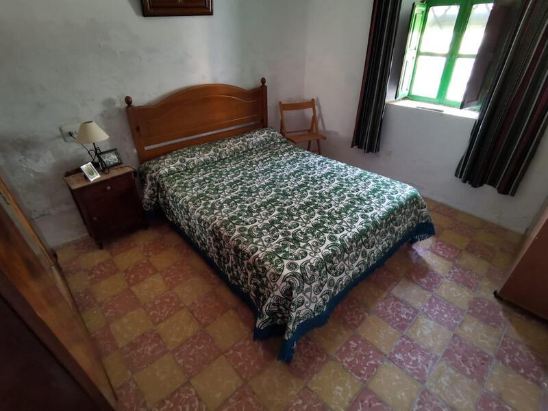 4 Schlafzimmer Landhaus zu verkaufen
