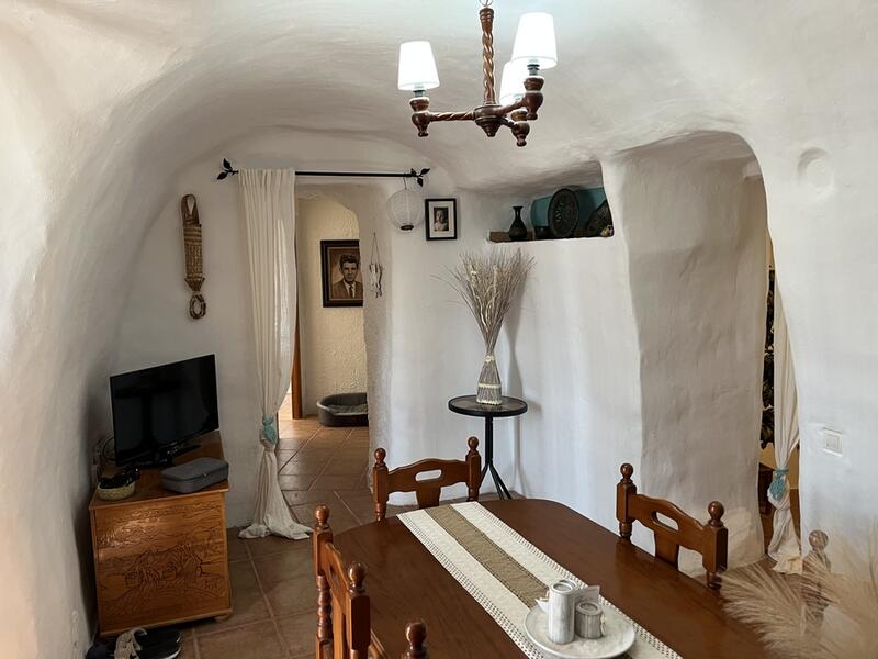 3 soverom Grottehuset til salgs