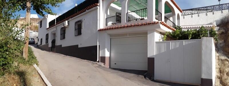 4 bedroom Country House for sale