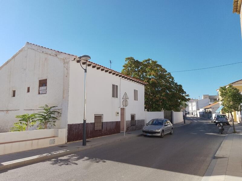 6 bedroom Country House for sale