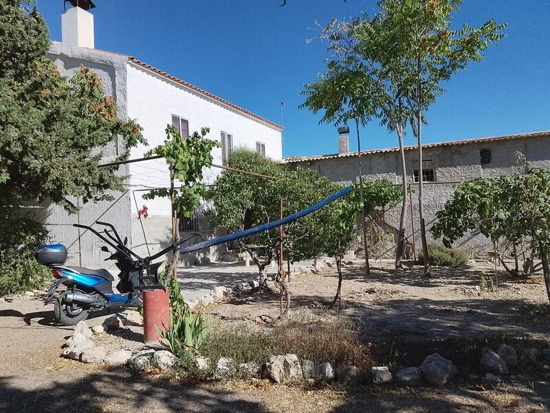 6 bedroom Country House for sale