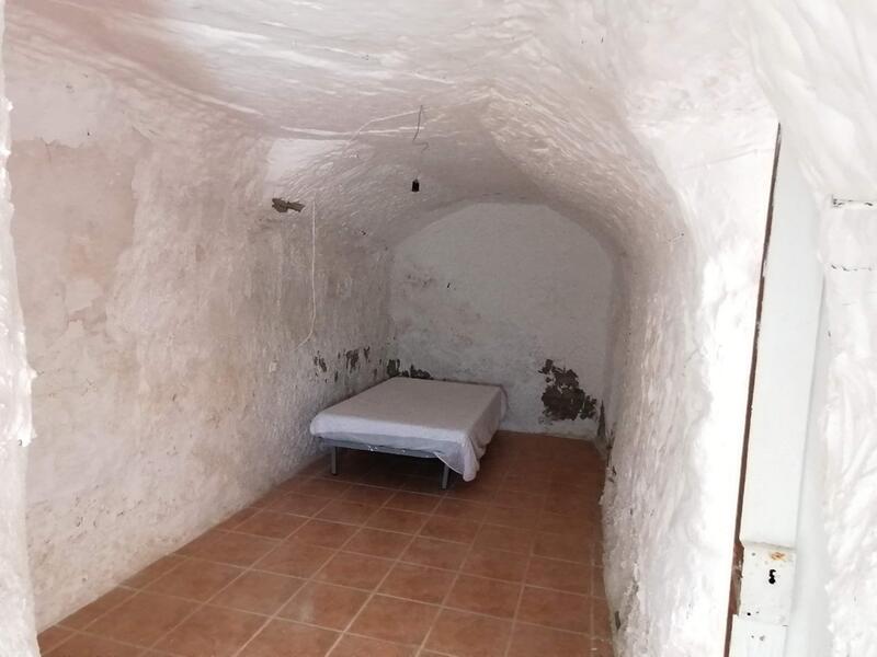 15 bedroom Cave House for sale
