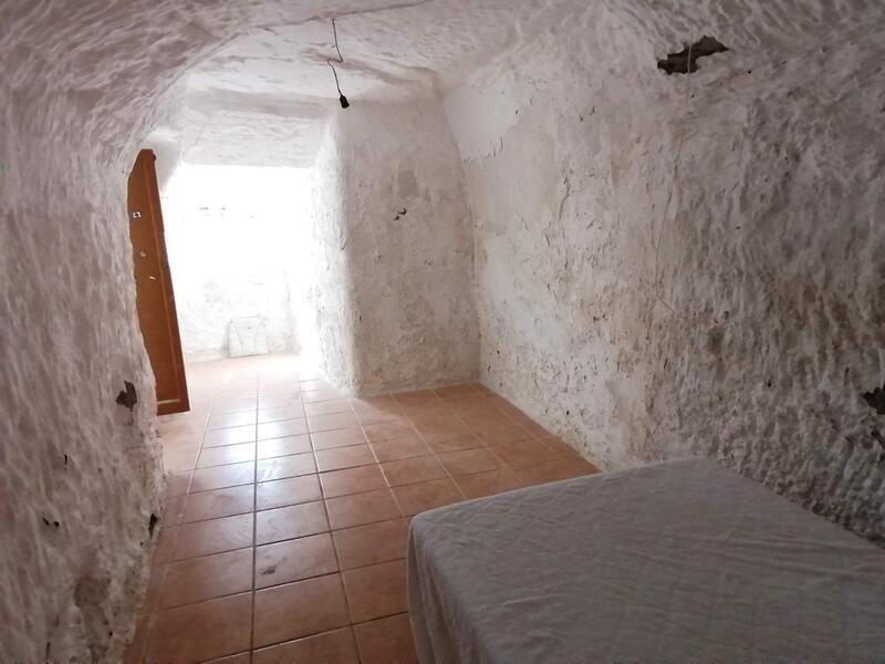 15 bedroom Cave House for sale