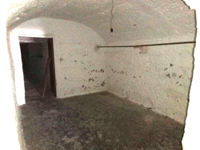15 bedroom Cave House for sale