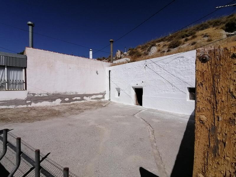 15 bedroom Cave House for sale