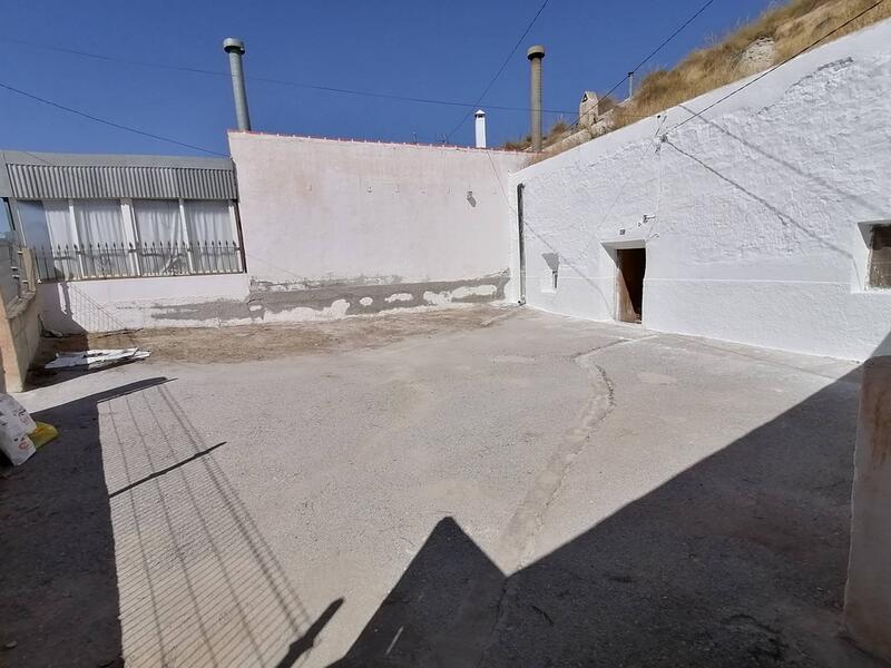 15 bedroom Cave House for sale