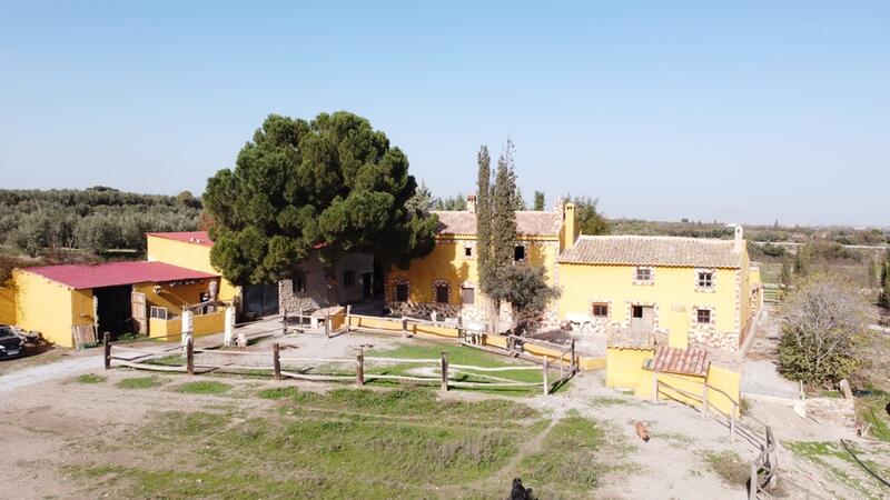 8 bedroom Country House for sale