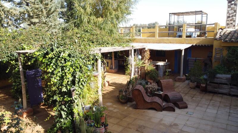 8 bedroom Country House for sale