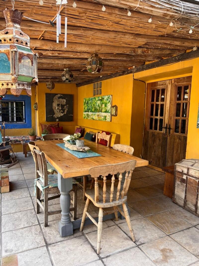 8 bedroom Country House for sale