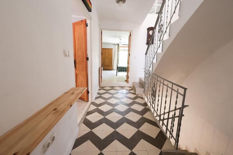 6 bedroom Country House for sale
