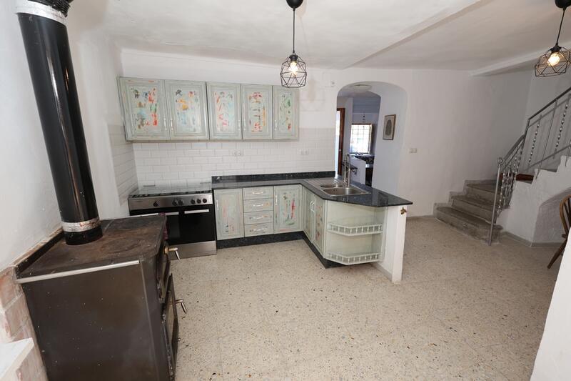 6 bedroom Country House for sale