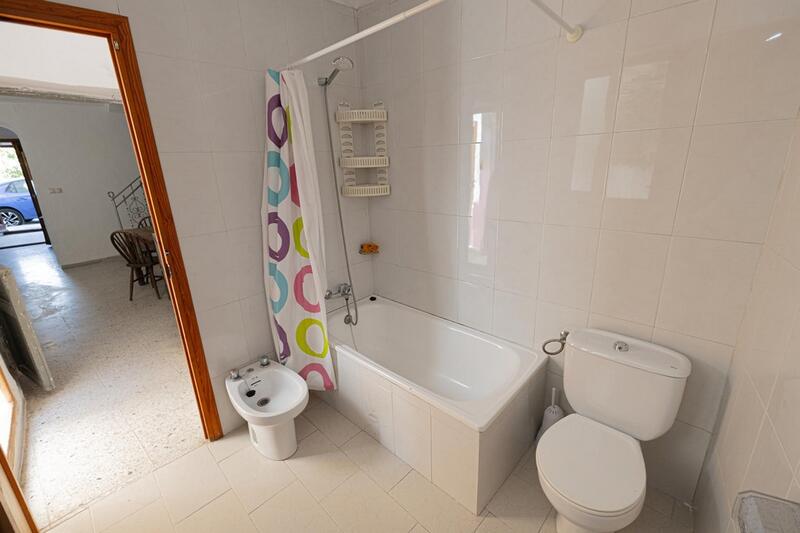 6 bedroom Country House for sale