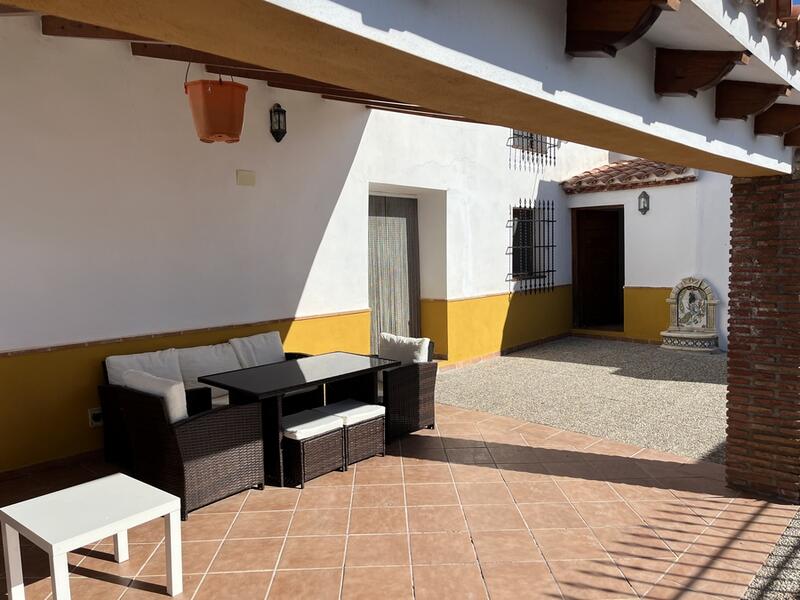 3 bedroom Country House for sale 3 bedroom Country House for sale