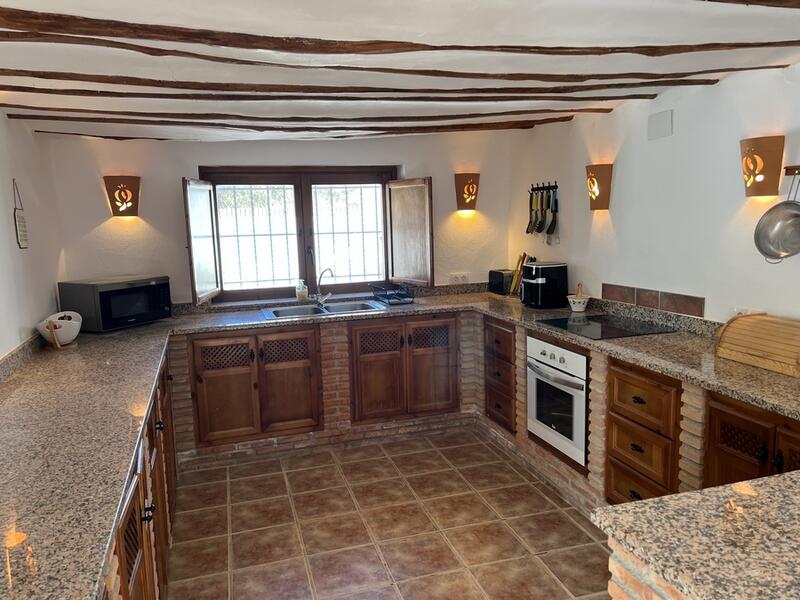 3 bedroom Country House for sale 3 bedroom Country House for sale