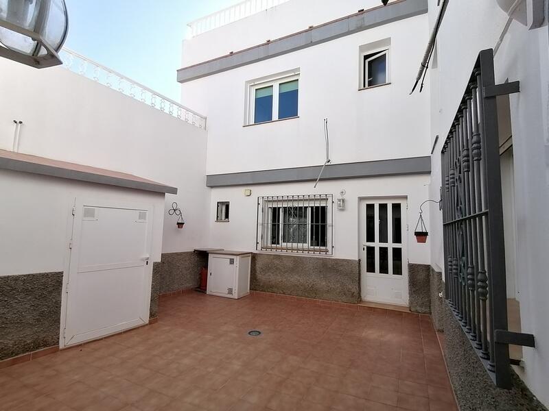 6 bedroom Country House for sale 6 bedroom Country House for sale