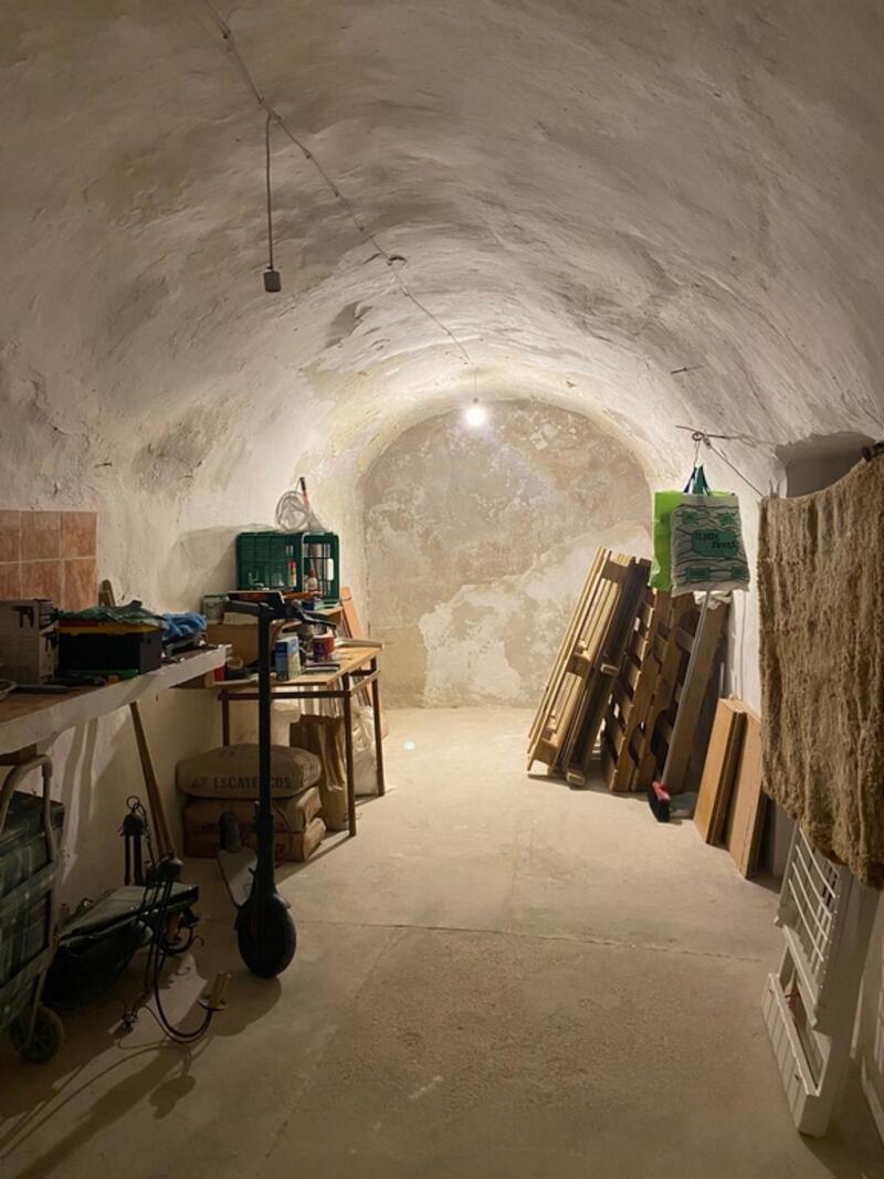 4 bedroom Cave House for sale